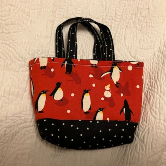 Cute Little Penguin Purse - Picture 2 of 4